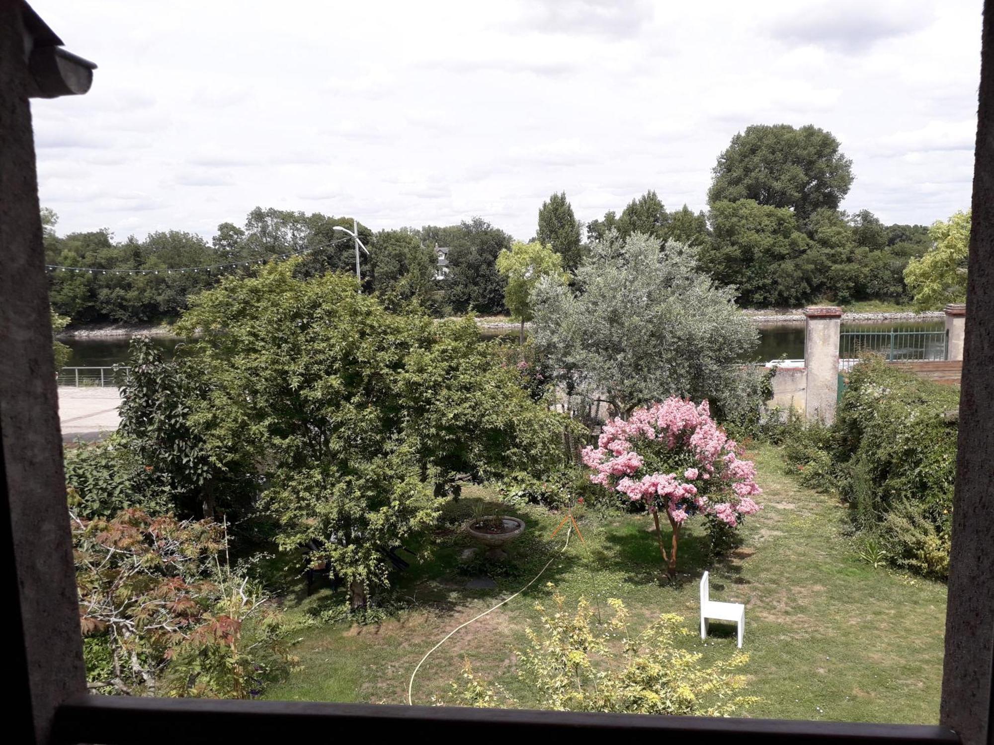Les Balcons Sur La Loire Bed & Breakfast Chalonnes-sur-Loire Exterior foto